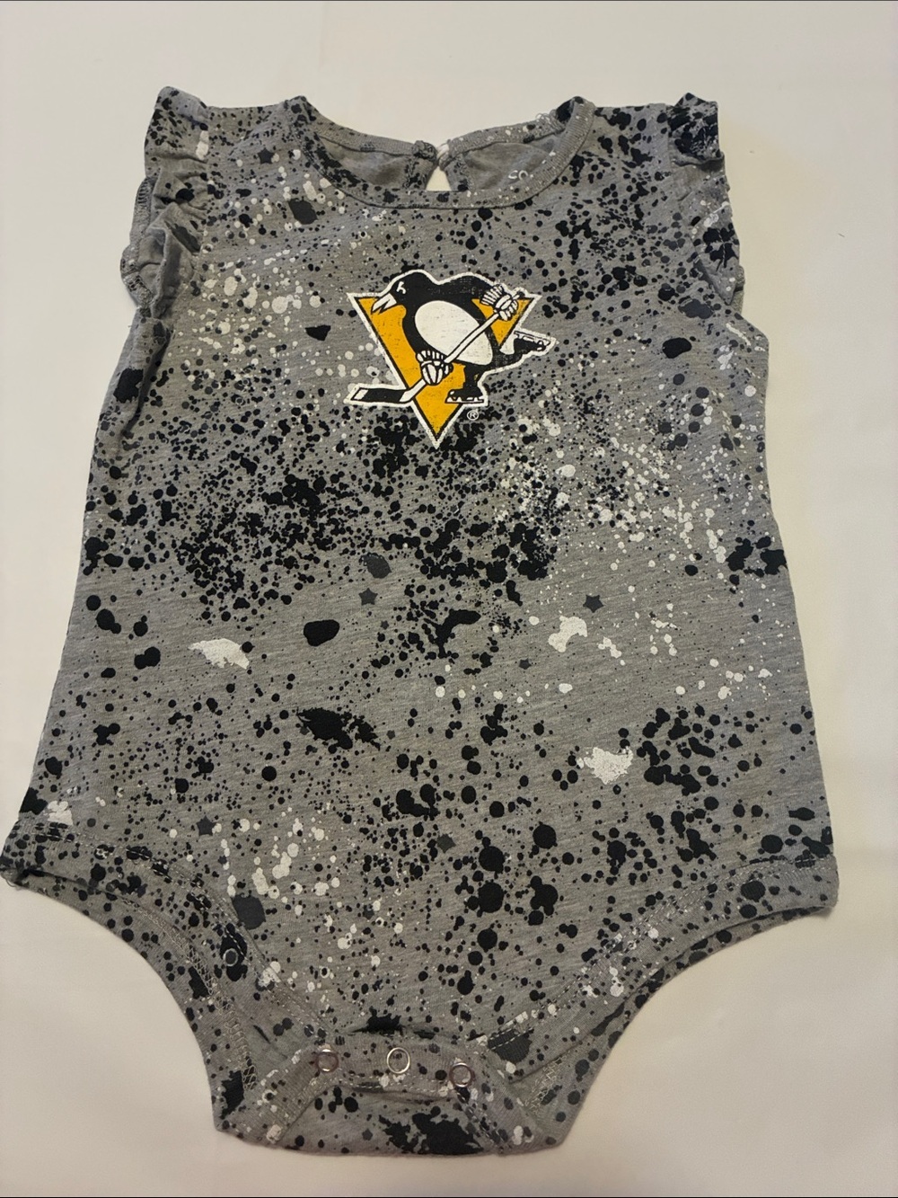 Colosseum Gray Black White Pittsburgh Penguins Baby One-Piece